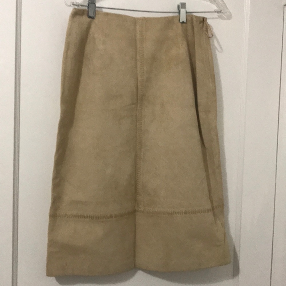 Anne Klein Tan/Beige Suede Skirt—EUC, Size 6.